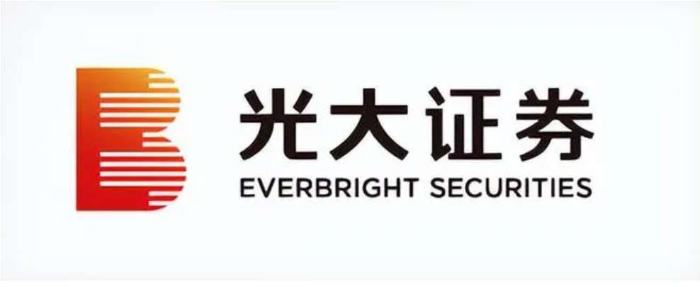 投资者在手机上查看股票账户